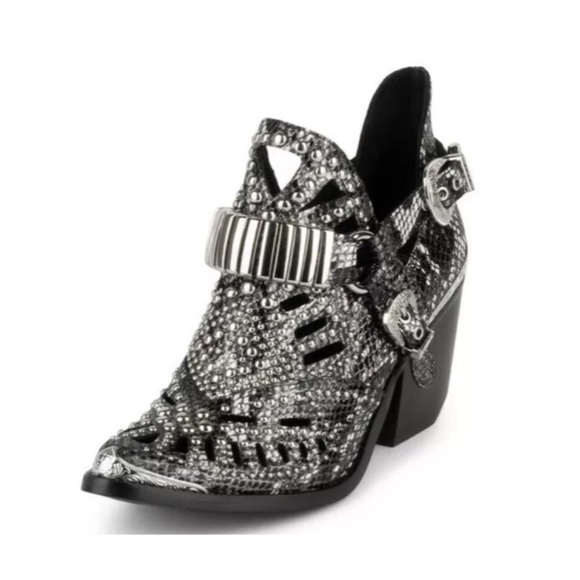 Jeffrey Campbell Shoes - Jeffrey Campbell snakeskin Calhoun Ankle Boots